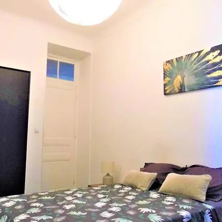 Apartment 2 Spacious Bedrooms Near Riquier Station!