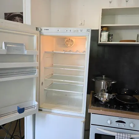 2 Spacious Bedrooms Near Riquier Station! *