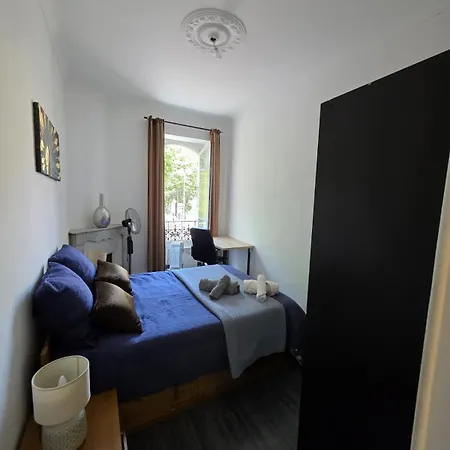 Daire 2 Spacious Bedrooms Near Riquier Station!