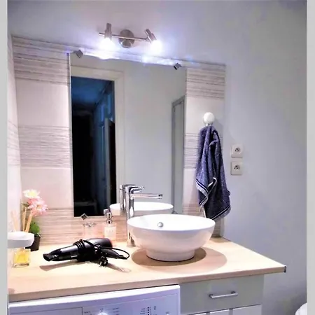 2 Spacious Bedrooms Near Riquier Station! Apartamento Niza
