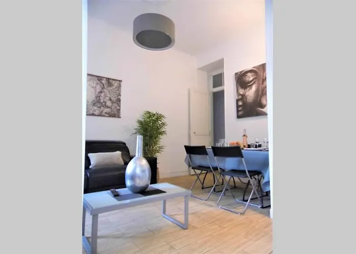 شقة 2 Spacious Bedrooms Near Riquier Station! نيس