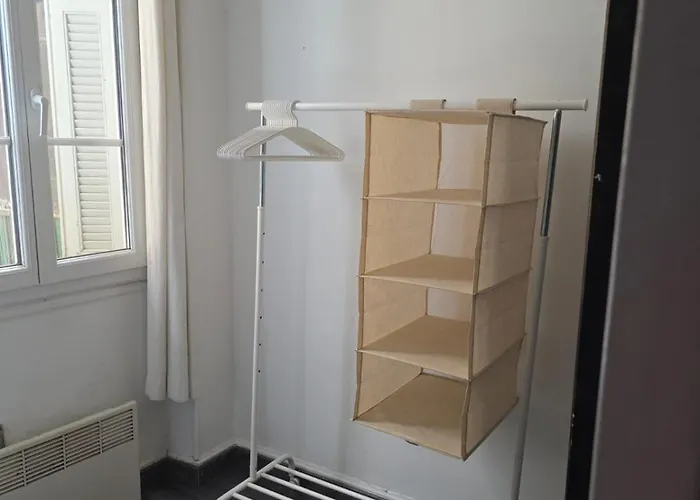 2 Spacious Bedrooms Near Riquier Station! * نيس