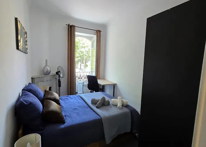 شقة 2 Spacious Bedrooms Near Riquier Station!
